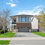 Absolutely gorgeous 4 beds, 4 baths Urbandale home in the highly desirable neighborhood of Bridlewood in Kanata.