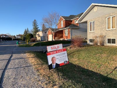 301 Bobolink Ridge, Kanata, Ontario, K2V0B1 for Sale - Bennett Property Shop