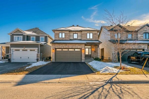 658 Parade Drive Stittsville, ON K2S 0Z2