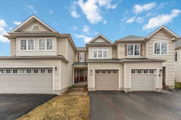 52 Fieldberry Private Barrhaven, ON K2J5E8