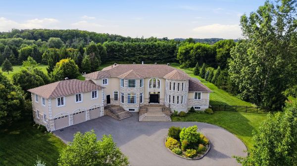 1607 Landel Dr, Kanata