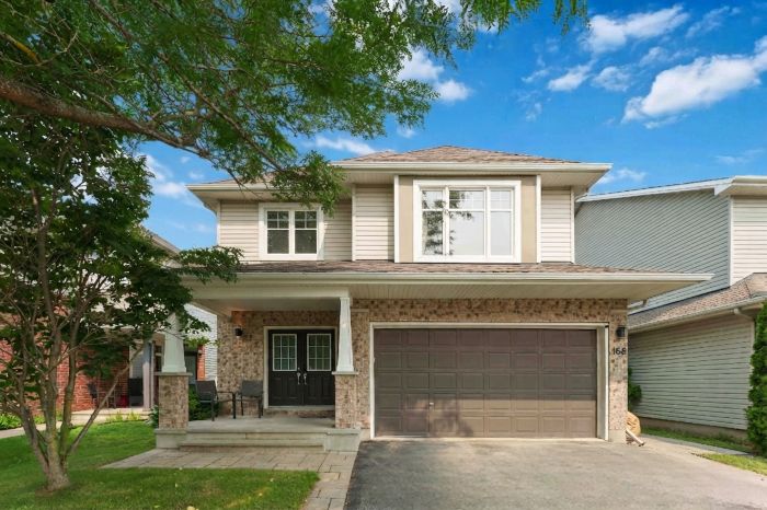 168 Steeple Chase Drive Kanata, ON K2M2Z4