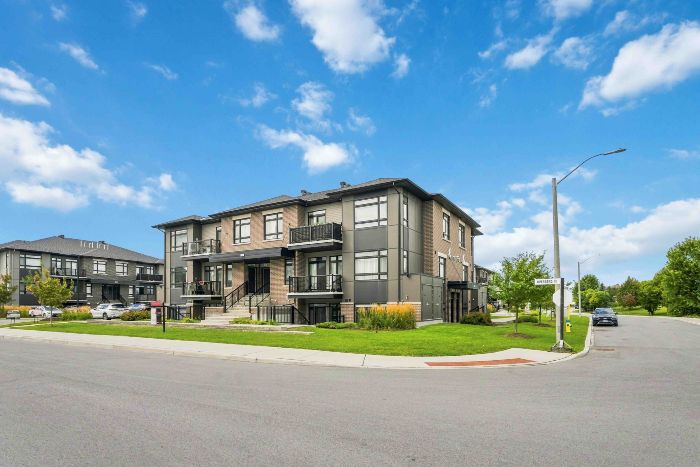 55 Overberg Way, D Kanata, ON K2S 2Y4